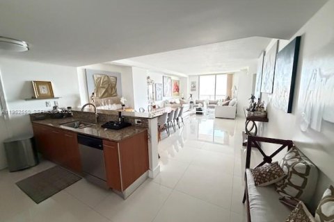 Condominio en Miami, Florida, 2 dormitorios  № 2007669