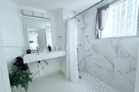 Condominio en venta en Miami, Florida, 2 dormitorios, 125.42 m2 № 2007669 - foto 9