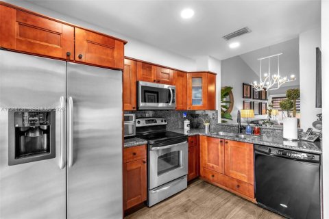 Townhouse in Miami, Florida 2 bedrooms, 84.45 sq.m. № 2011924 - photo 10