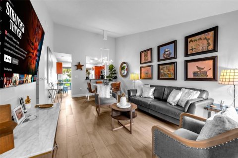 Townhouse in Miami, Florida 2 bedrooms, 84.45 sq.m. № 2011924 - photo 4