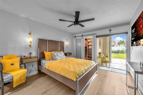 Townhouse in Miami, Florida 2 bedrooms, 84.45 sq.m. № 2011924 - photo 14