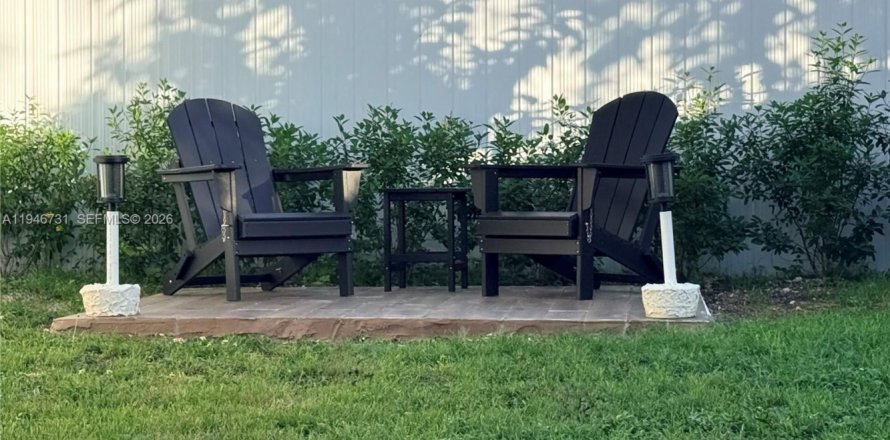 Townhouse in Miami, Florida 2 bedrooms, 84.45 sq.m. № 2011924