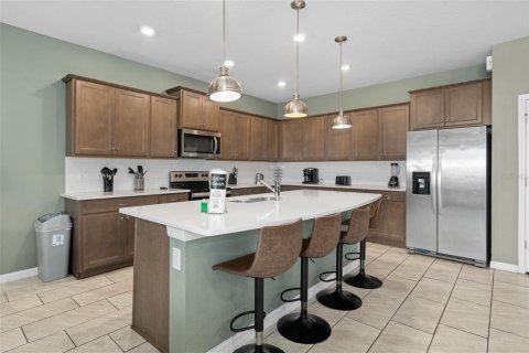 House in Davenport, Florida 10 bedrooms, 408.68 sq.m. № 2230010 - photo 10