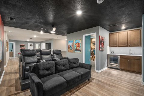House in Davenport, Florida 10 bedrooms, 408.68 sq.m. № 2230010 - photo 20