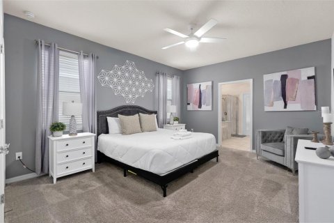 House in Davenport, Florida 10 bedrooms, 408.68 sq.m. № 2230010 - photo 16