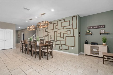 House in Davenport, Florida 10 bedrooms, 408.68 sq.m. № 2230010 - photo 9