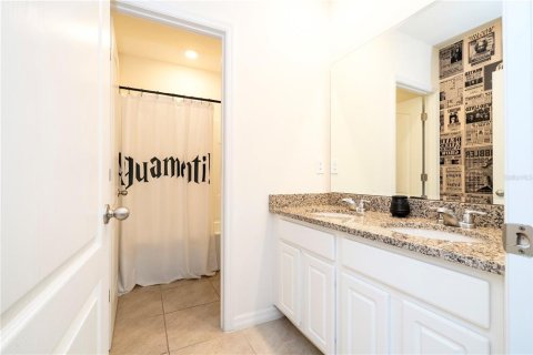 House in Davenport, Florida 6 bedrooms, 303.23 sq.m. № 2233246 - photo 27