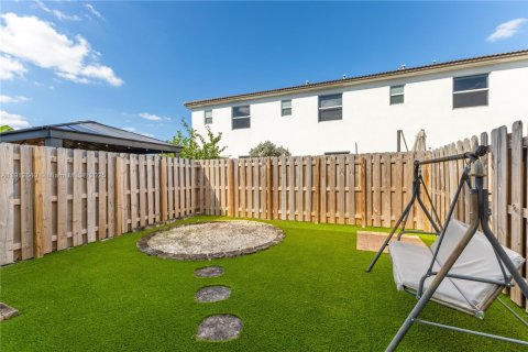 Townhouse in Miami, Florida 3 bedrooms, 137.77 sq.m. № 2018352 - photo 20