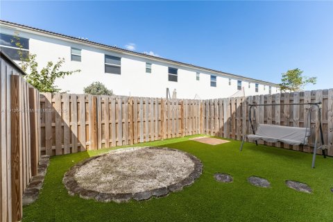 Townhouse in Miami, Florida 3 bedrooms, 137.77 sq.m. № 2018352 - photo 22