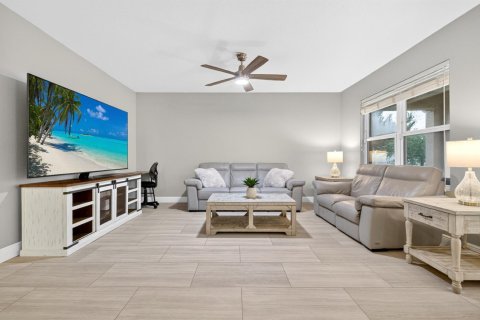 Casa en venta en Port St. Lucie, Florida, 3 dormitorios, 157 m2 № 2084475 - foto 5