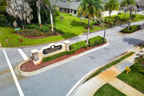 Casa en venta en Port St. Lucie, Florida, 3 dormitorios, 157 m2 № 2084475 - foto 28