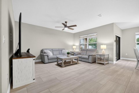 Casa en venta en Port St. Lucie, Florida, 3 dormitorios, 157 m2 № 2084475 - foto 6