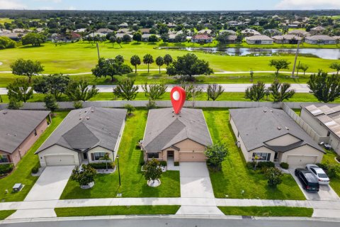 Casa en venta en Port St. Lucie, Florida, 3 dormitorios, 157 m2 № 2084475 - foto 2