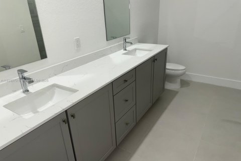 Casa en venta en Homestead, Florida, 5 dormitorios, 239.97 m2 № 1965633 - foto 15