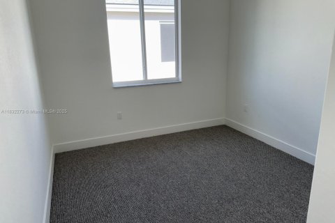 Casa en venta en Homestead, Florida, 5 dormitorios, 239.97 m2 № 1965633 - foto 17