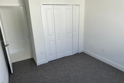 Casa en venta en Homestead, Florida, 5 dormitorios, 239.97 m2 № 1965633 - foto 19