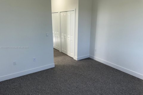 Casa en venta en Homestead, Florida, 5 dormitorios, 239.97 m2 № 1965633 - foto 10