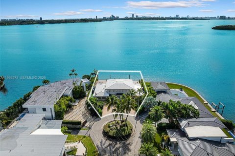 Villa ou maison à North Miami, Floride 7 chambres, 510.31 m2 № 2007875