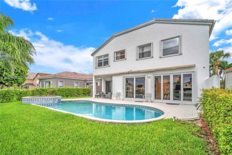 House in Pembroke Pines, Florida 5 bedrooms, 278.52 sq.m. № 2392954 - photo 27