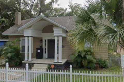 House in Saint Petersburg, Florida 3 bedrooms, 130.9 sq.m. № 2349608