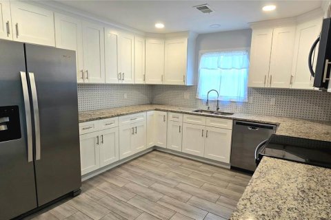 Casa en venta en Edgewater, Florida, 4 dormitorios, 199.37 m2 № 2384123 - foto 10
