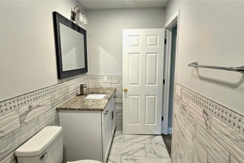 Casa en venta en Edgewater, Florida, 4 dormitorios, 199.37 m2 № 2384123 - foto 18