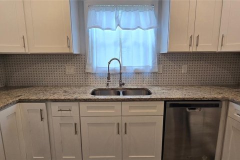 Casa en venta en Edgewater, Florida, 4 dormitorios, 199.37 m2 № 2384123 - foto 8