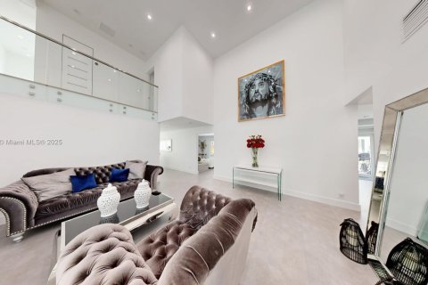 Villa ou maison à louer à Plantation, Floride: 4 chambres, 273.69 m2 № 1946487 - photo 2