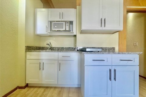Condo in Palm Coast, Florida, 1 bedroom  № 1918330 - photo 4