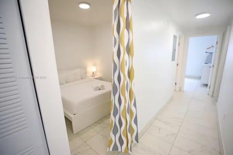 Hotel in Miami Beach, Florida № 1937388 - photo 9