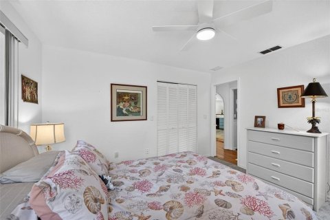 House in Punta Gorda, Florida 3 bedrooms, 239.87 sq.m. № 2238816 - photo 19