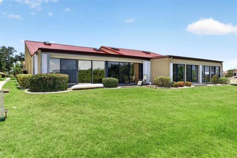 House in Punta Gorda, Florida 3 bedrooms, 239.87 sq.m. № 2238816 - photo 28