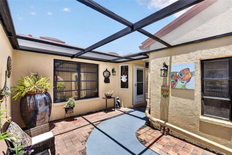 House in Punta Gorda, Florida 3 bedrooms, 239.87 sq.m. № 2238816 - photo 24