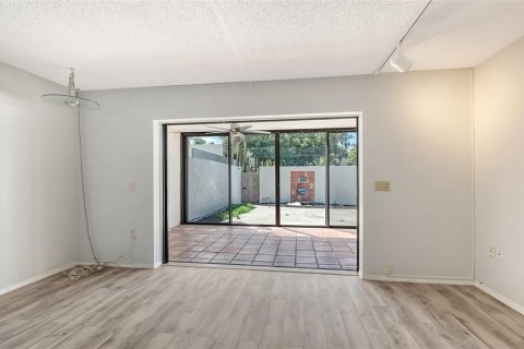 Condo in Bradenton, Florida, 2 bedrooms  № 2221436 - photo 8
