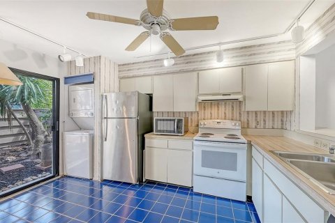 Condo in Bradenton, Florida, 2 bedrooms  № 2221436 - photo 13