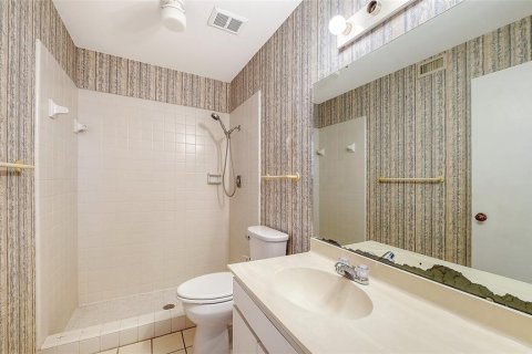 Condo in Bradenton, Florida, 2 bedrooms  № 2221436 - photo 24