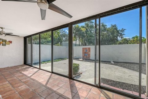 Condo in Bradenton, Florida, 2 bedrooms  № 2221436 - photo 27