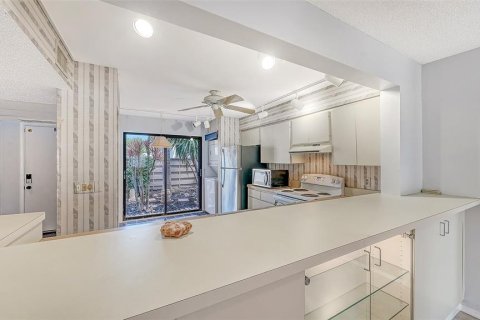 Condo in Bradenton, Florida, 2 bedrooms  № 2221436 - photo 12