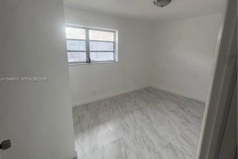 Apartment in Hollywood, Florida 2 bedrooms, 83.61 sq.m. № 2002802 - photo 5