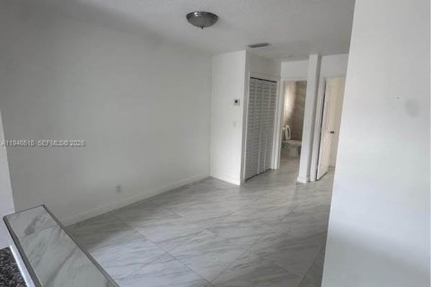 Apartment in Hollywood, Florida 2 bedrooms, 83.61 sq.m. № 2002802 - photo 7