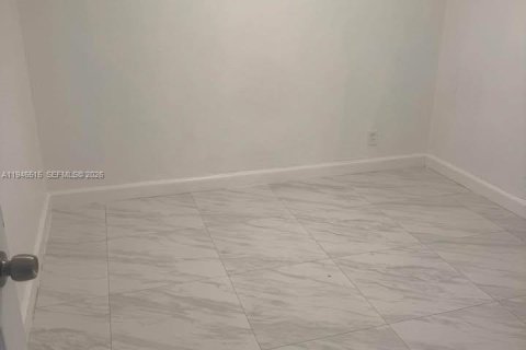 Apartment in Hollywood, Florida 2 bedrooms, 83.61 sq.m. № 2002802 - photo 3