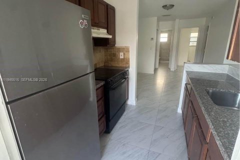 Apartment in Hollywood, Florida 2 bedrooms, 83.61 sq.m. № 2002802 - photo 9