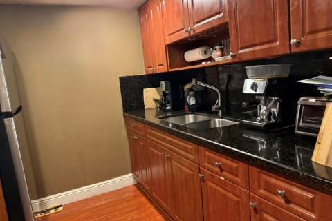 Condominio en venta en Pembroke Pines, Florida, 1 dormitorio, 75.34 m2 № 2185283 - foto 4