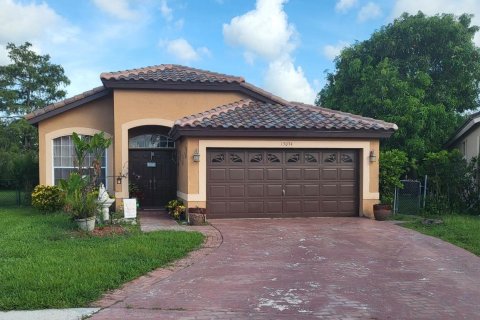 House in Wellington, Florida 3 bedrooms, 141.95 sq.m. № 1230231 - photo 1