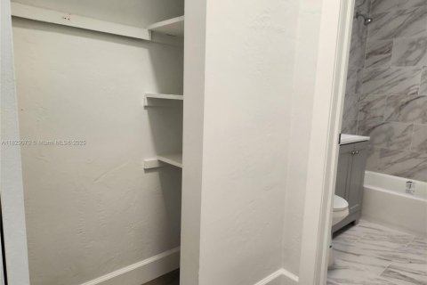 Condominio en venta en Miami Beach, Florida, 1 dormitorio, 63.17 m2 № 1937636 - foto 8