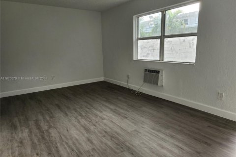 Condominio en venta en Miami Beach, Florida, 1 dormitorio, 63.17 m2 № 1937636 - foto 7