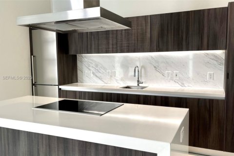 Condominio en venta en Miami, Florida, 2 dormitorios, 102.29 m2 № 1991674 - foto 3