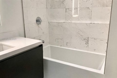 Condominio en venta en Miami, Florida, 2 dormitorios, 102.29 m2 № 1991674 - foto 23