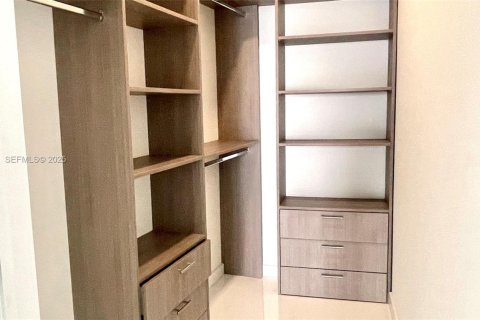 Condominio en venta en Miami, Florida, 2 dormitorios, 102.29 m2 № 1991674 - foto 13