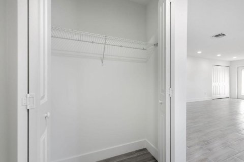 Villa ou maison à louer à Stuart, Floride: 3 chambres, 108.42 m2 № 2168860 - photo 11